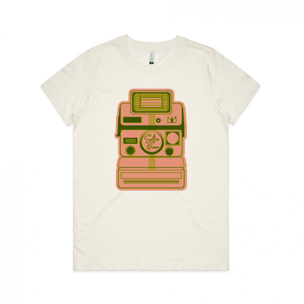 Selfie Queen - Retro Camera Thumbnail