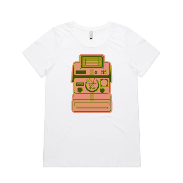 Selfie Queen - Retro Camera Thumbnail