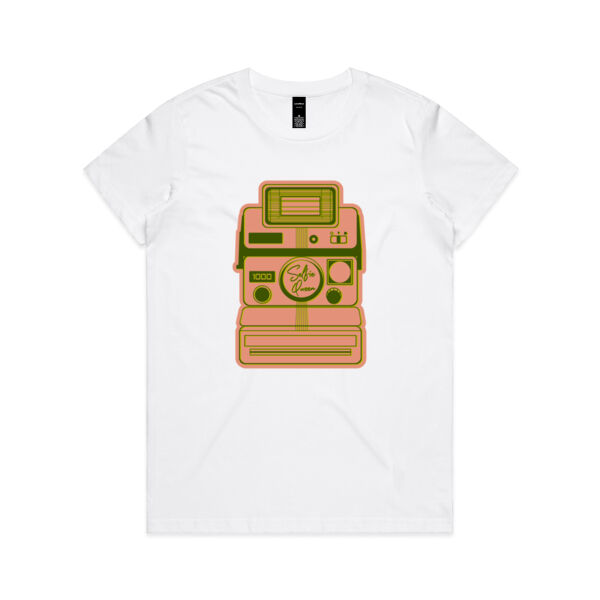 Selfie Queen - Retro Camera Thumbnail